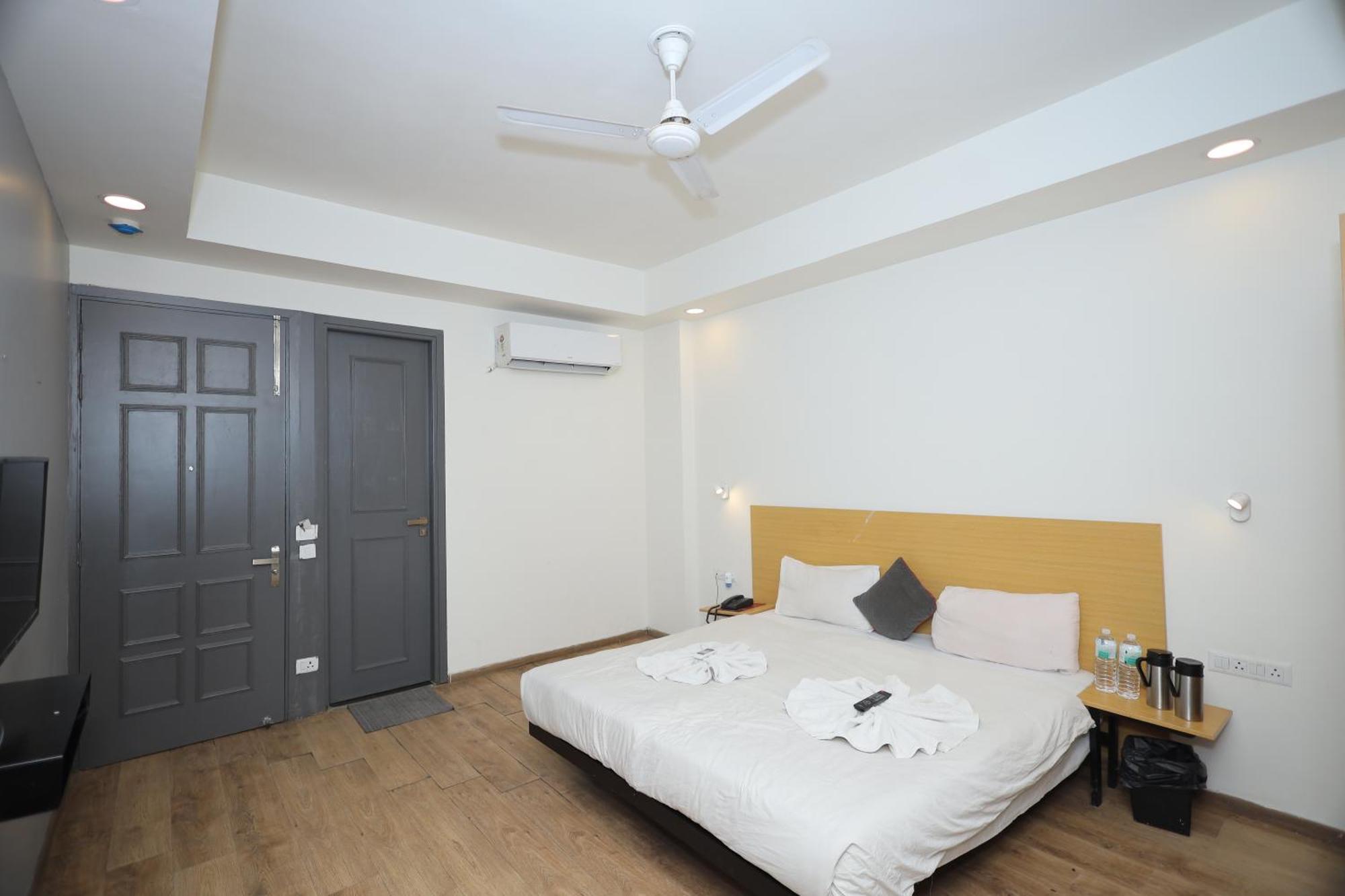 Hotel Wedlock Sector 47 Gurgaon Exterior photo